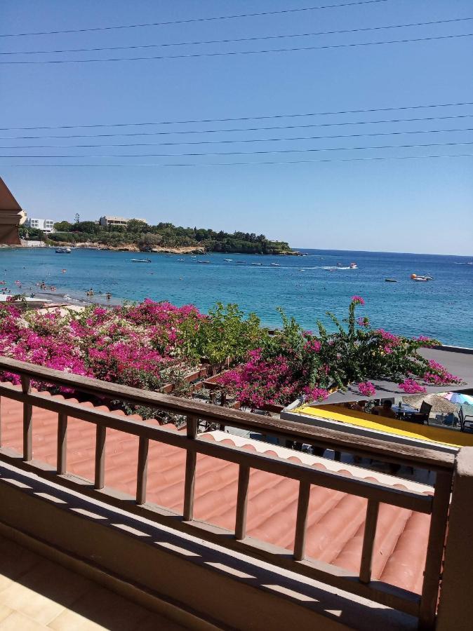 Buganvilla Sea View Apts 阿齐亚·佩拉加 外观 照片