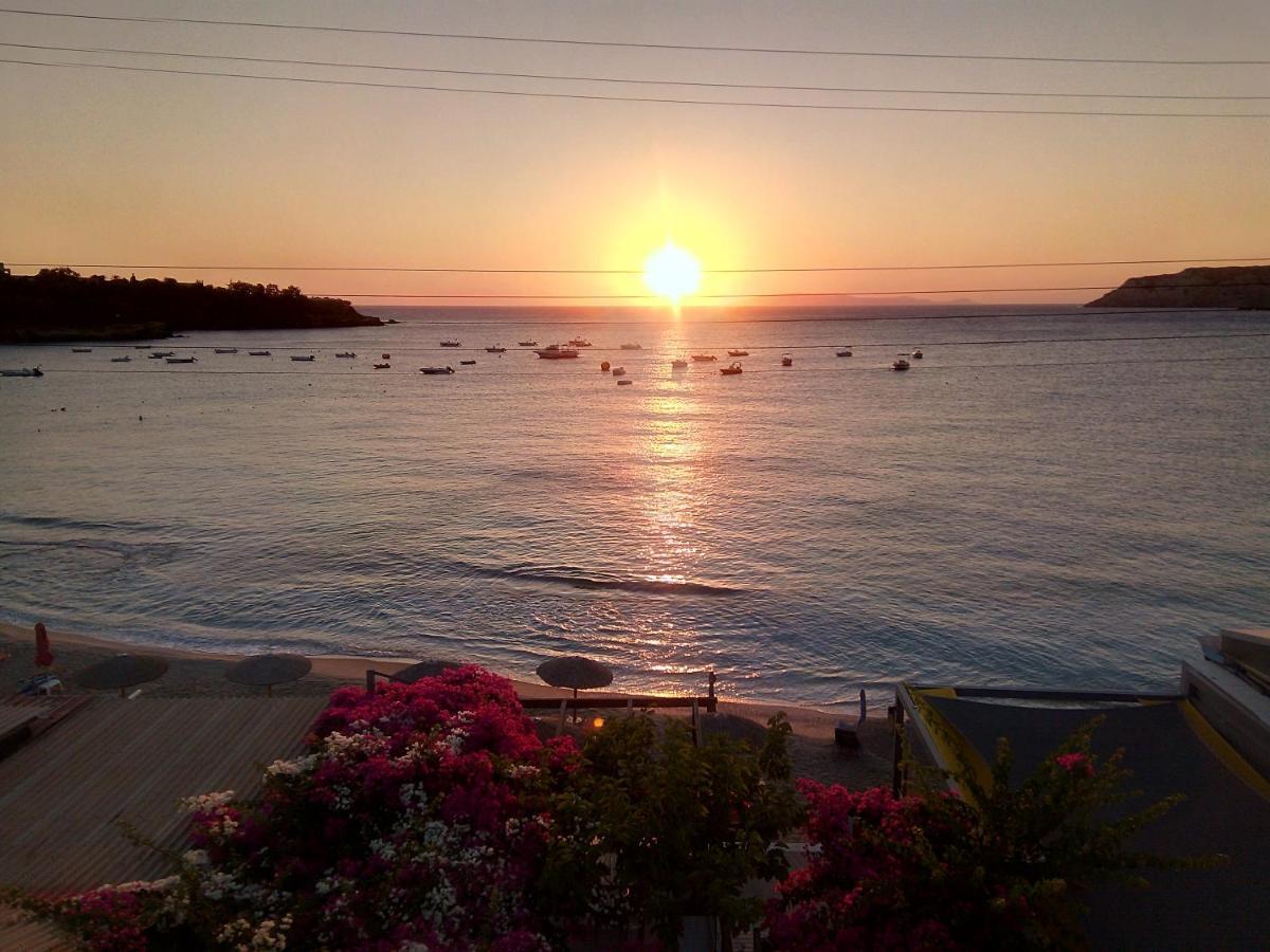 Buganvilla Sea View Apts 阿齐亚·佩拉加 外观 照片