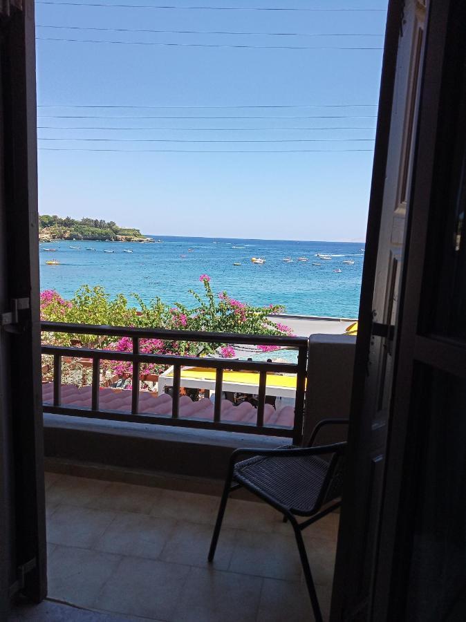 Buganvilla Sea View Apts 阿齐亚·佩拉加 外观 照片