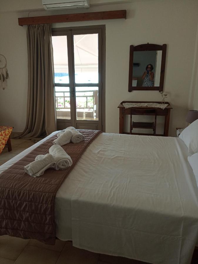 Buganvilla Sea View Apts 阿齐亚·佩拉加 外观 照片