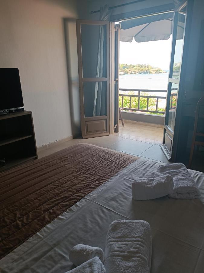 Buganvilla Sea View Apts 阿齐亚·佩拉加 外观 照片
