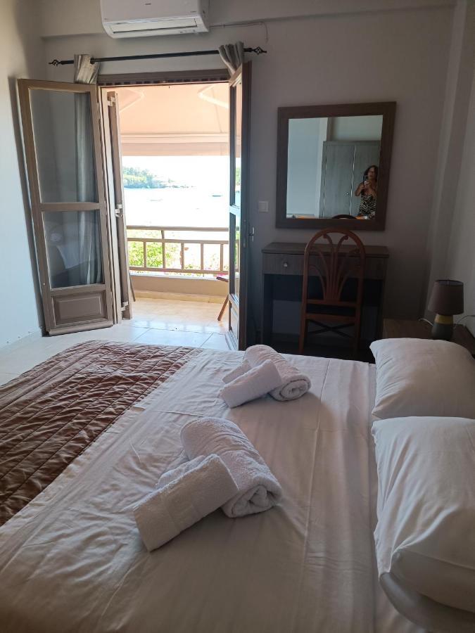 Buganvilla Sea View Apts 阿齐亚·佩拉加 外观 照片